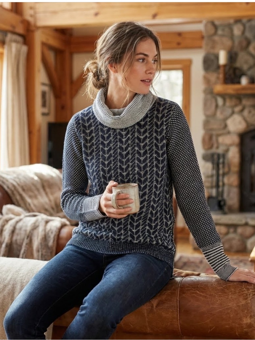 NWT FDJ Lightweight Knit Cowl Neck Chevron Small NWT Navy Blue White